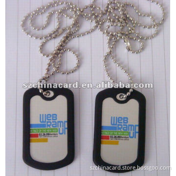 Metal dog tag with silencer